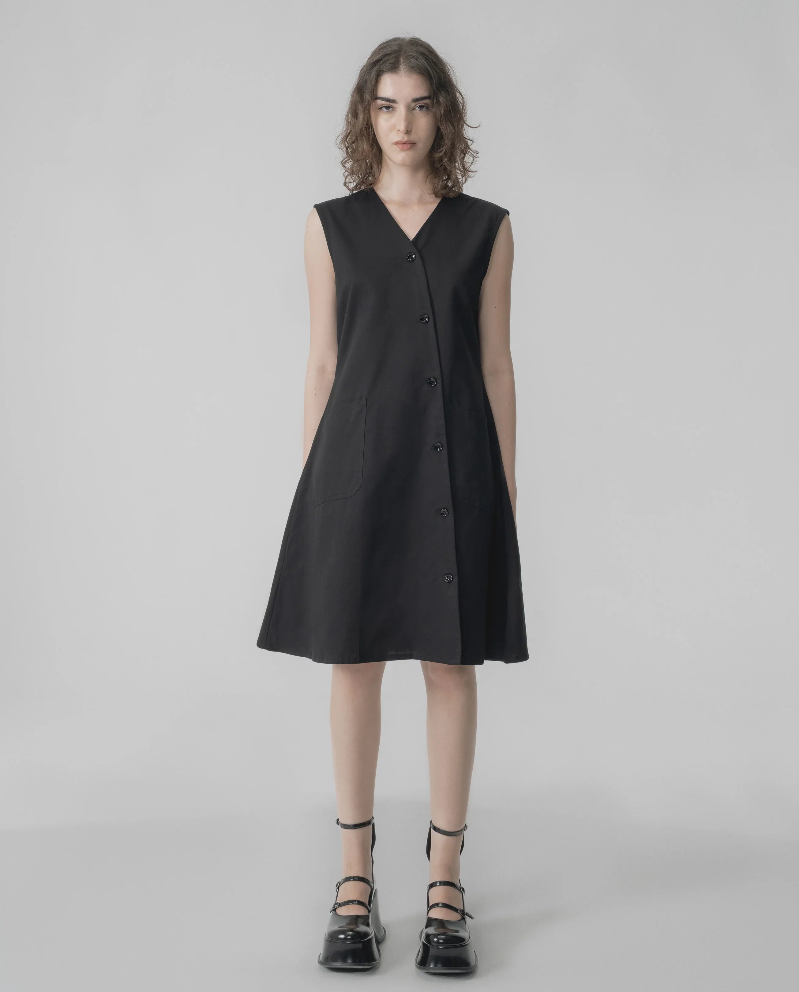 Sleeveless Shift Dress - Black